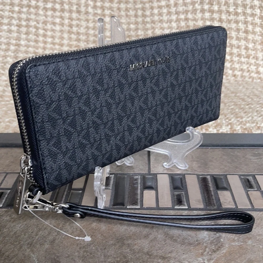 Michael Kors Jet Set Travel Large Travel CONTINENTAL Wallet-Wristlet